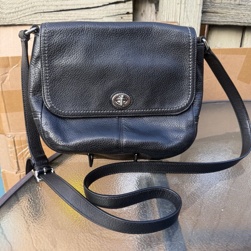 Vintage Coach F23663 Black Leather Flap Turnlock Crossbody Bag Small